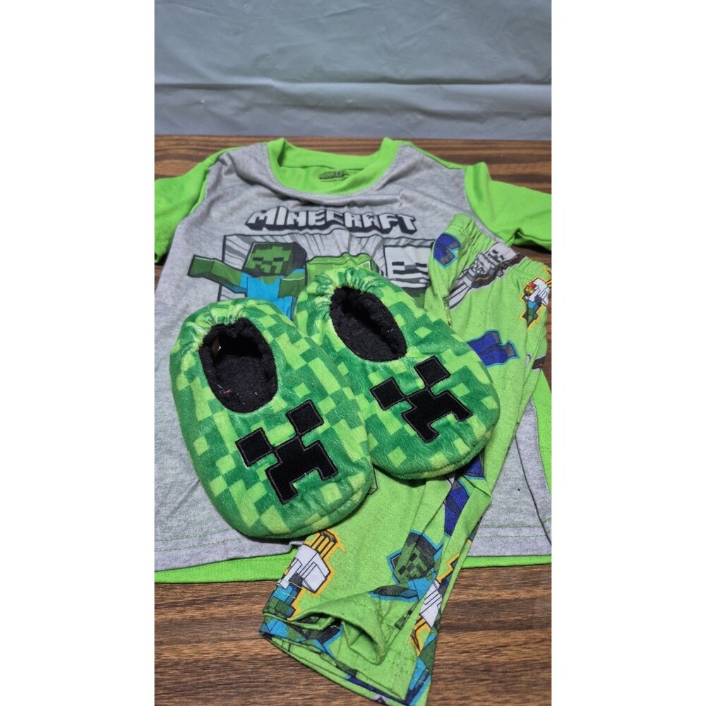 Toddler 4/5 3 Piece Minecraft Pajama Sleepwear Set With Slippers, PRE-OWNED
